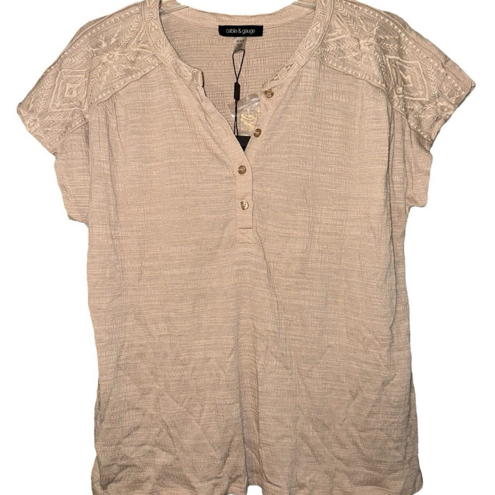 NWT Cable & Gauge Women’s Embroidered Henley Top Beige Moonlight Medium
